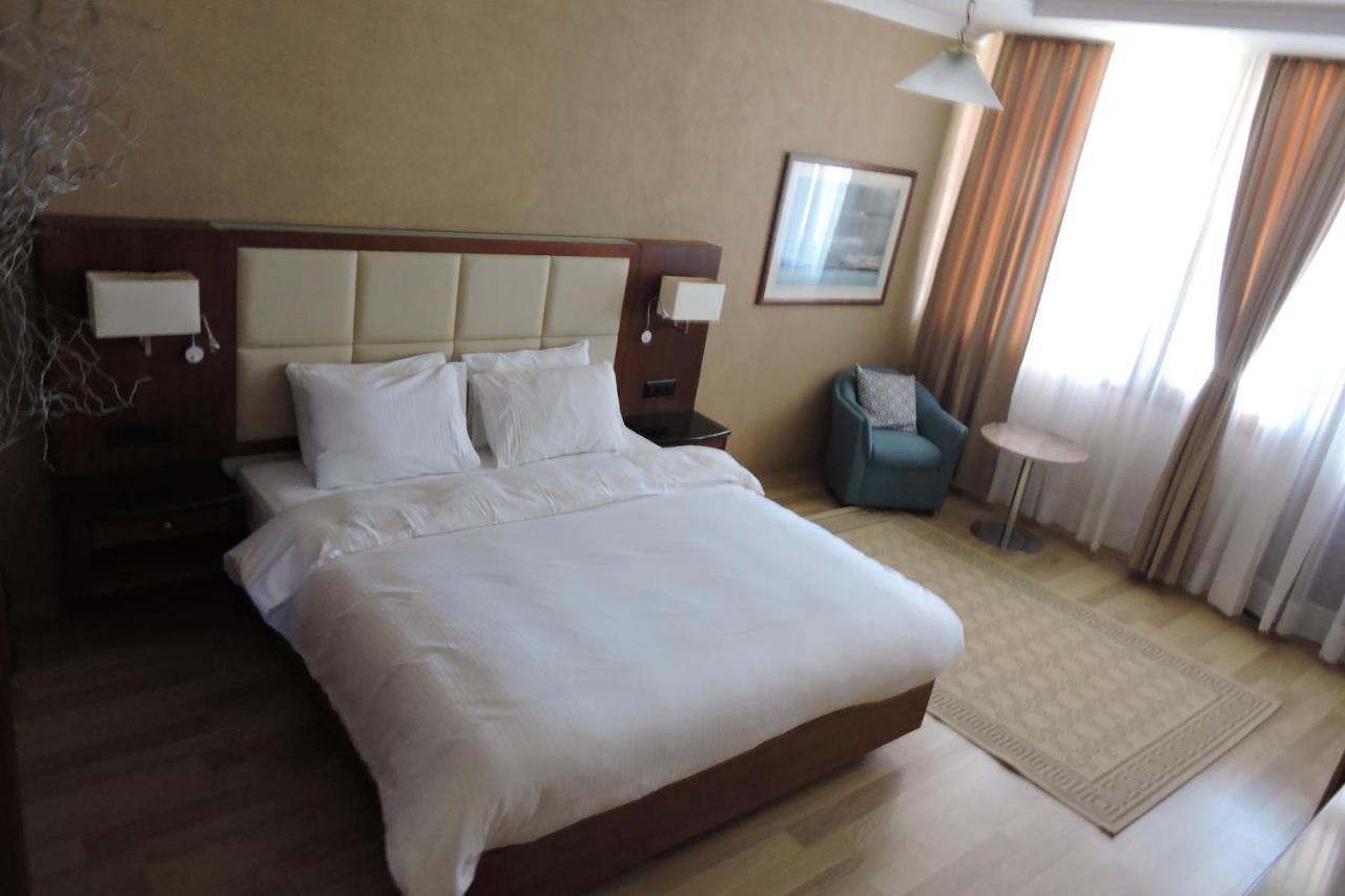 Lakeview Hotel And Resort Otesevo Esterno foto